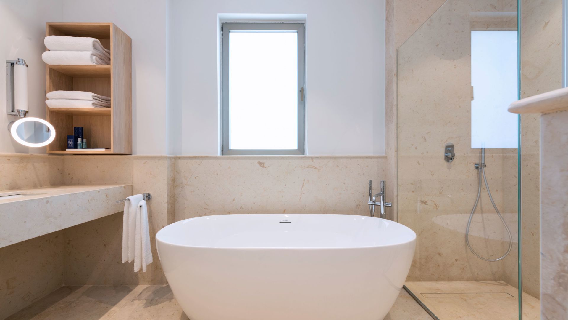 Pegasus Suite Bathroom