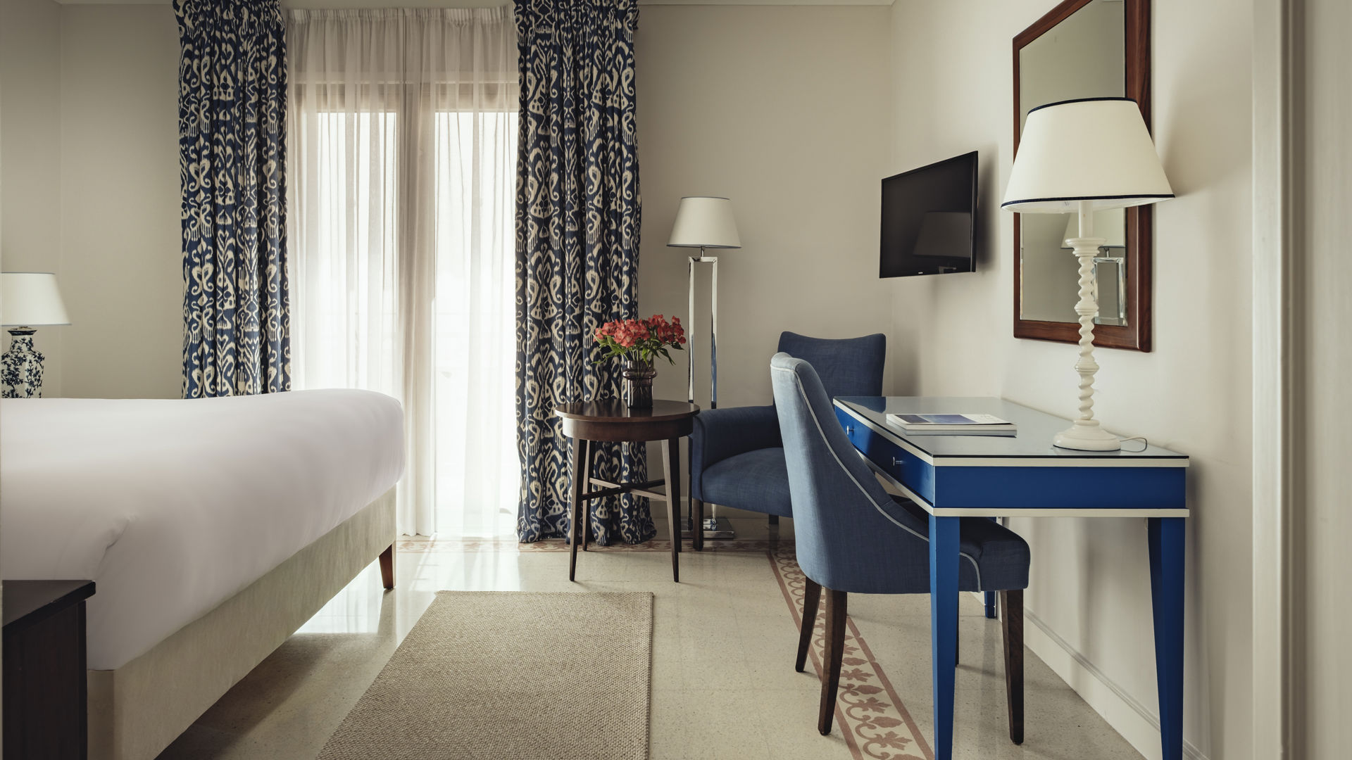 Deluxe Harbour View with Balcony at The Phoenicia Malta
