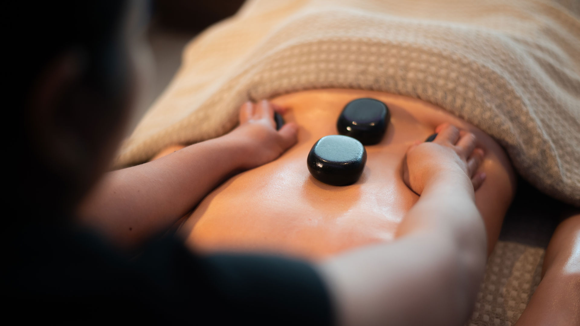 phoenicia spa & wellness - Hot Stones Body Massage